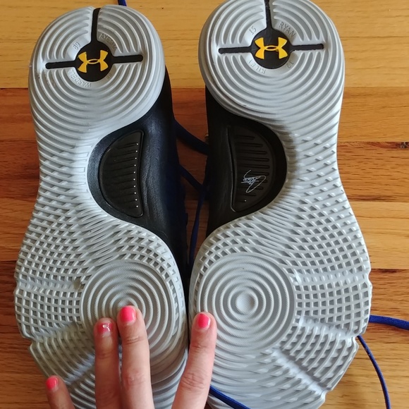 Curry 4 - Picture 4 of 4